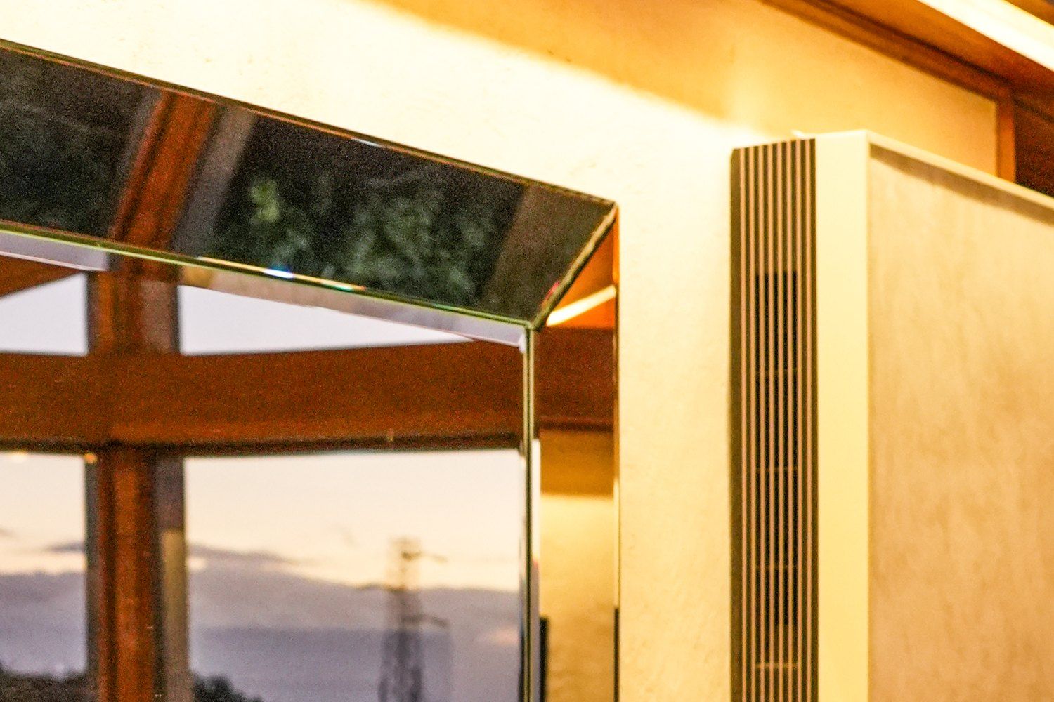 Discreet in-wall climate unit